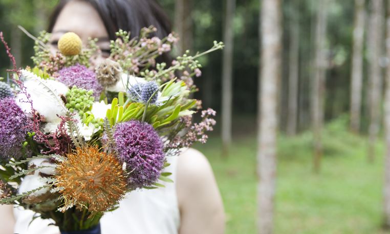 The Art of Giving Flowers: A Guy’s Guide to Making a Lasting Impression