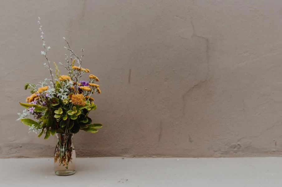 How to choose the perfect vase for fresh flowers