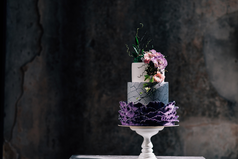 How to Add Floral Accents to Your Wedding Cake